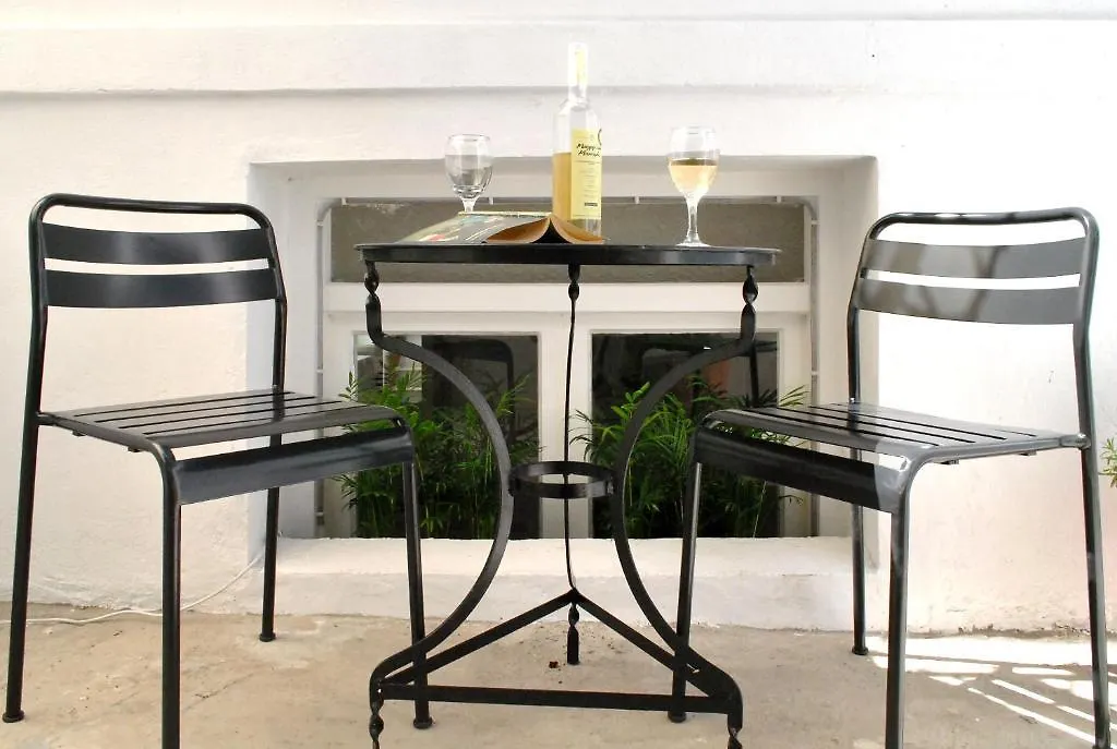 Alice Inn Athens-1